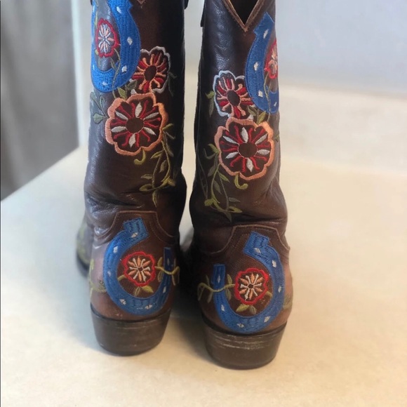 Old Gringo Luckenbach Luxury Western - Picture 4 of 8